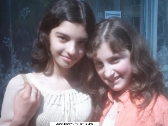 colegii nostri si amicii nostri - aici e doina cu dumitritza.... mai am poze, dar - Scoala